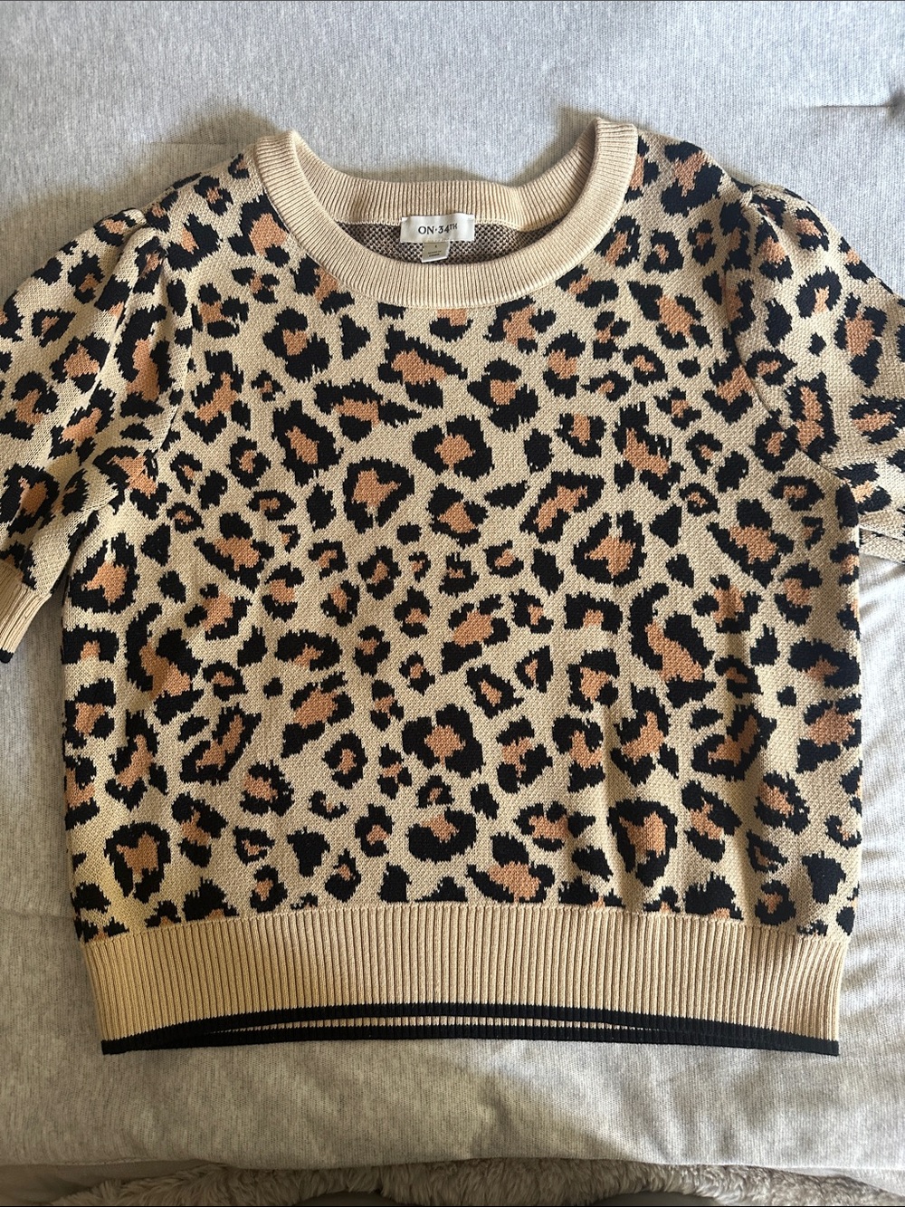 ON-36 Leopard Print Crew Neck Sweater - Beige/Black/Tan